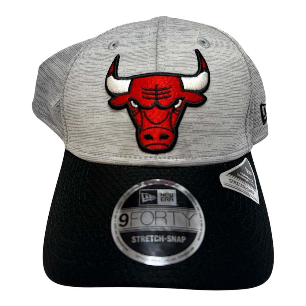 New Era Men's Chicago Bulls Active Digi-Tech 9FORTY Stretch-Snap Hat
